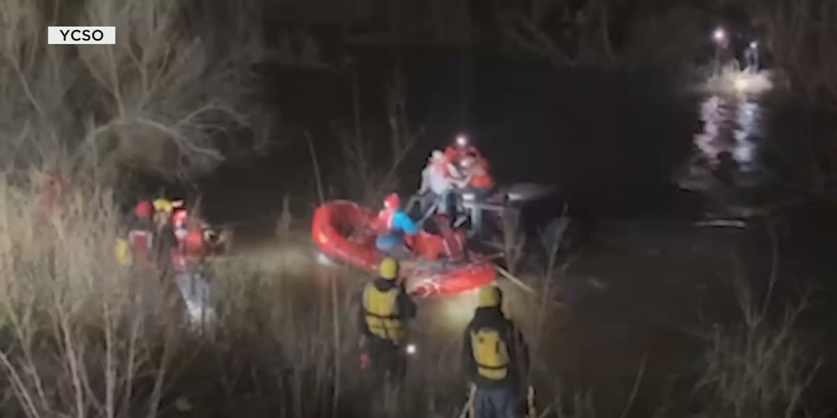 2 people rescued after SUV gets stuck in Verde River [Video]