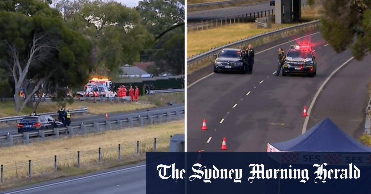 Pedestrian killed after being hit by truck on major Melbourne freeway [Video]