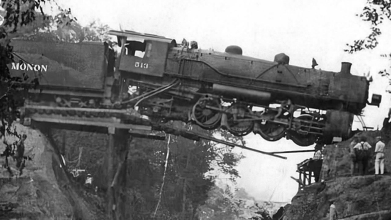 On the Edge of Disaster: Vintage Train Wrecks in Stunning Detail [Video]