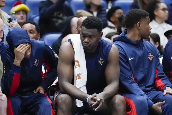 Zion Williamson dealing with finger injury during Pelicans’ playoff push [Video]