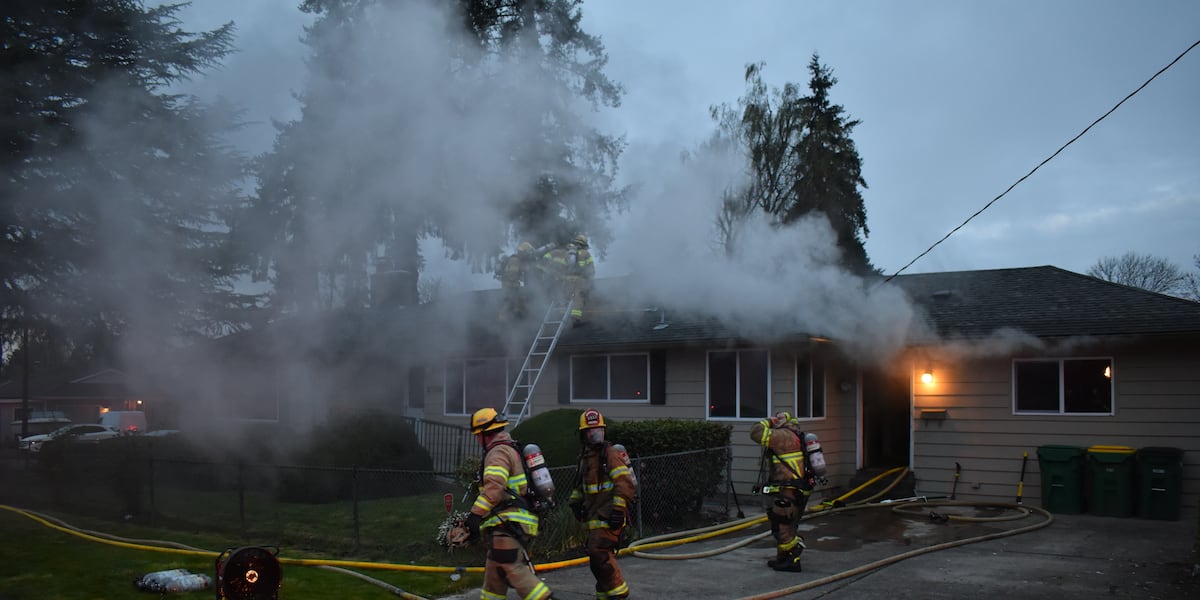 Firefighter falls through floor in Forest Grove house fire [Video]