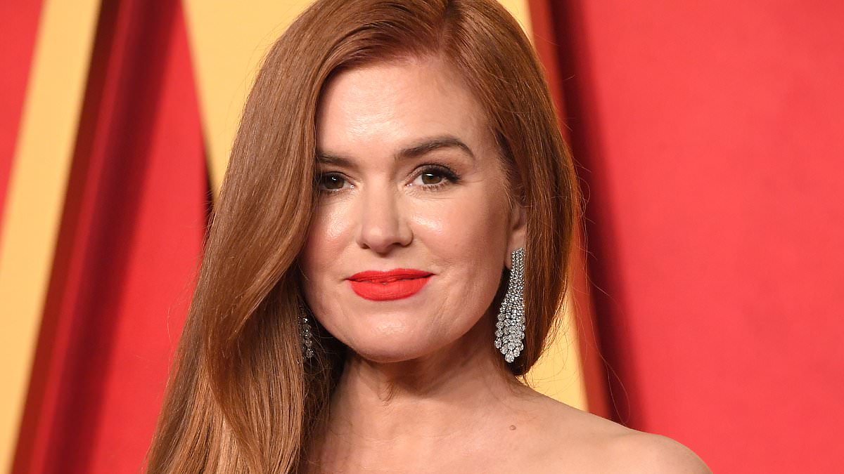 Isla Fisher ‘contacted fearsome celebrity divorce lawyer two years ago before split from Sacha Baron Cohen’ [Video]