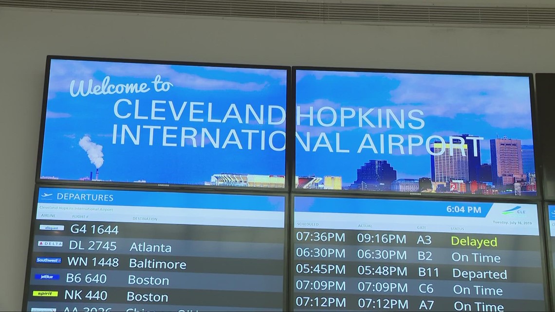 Small plane crashes at Cleveland Hopkins International Airport [Video]