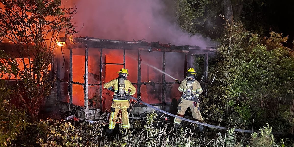 Vacant, deserted home in Beaufort Co. catches fire causing hour-long firefight [Video]