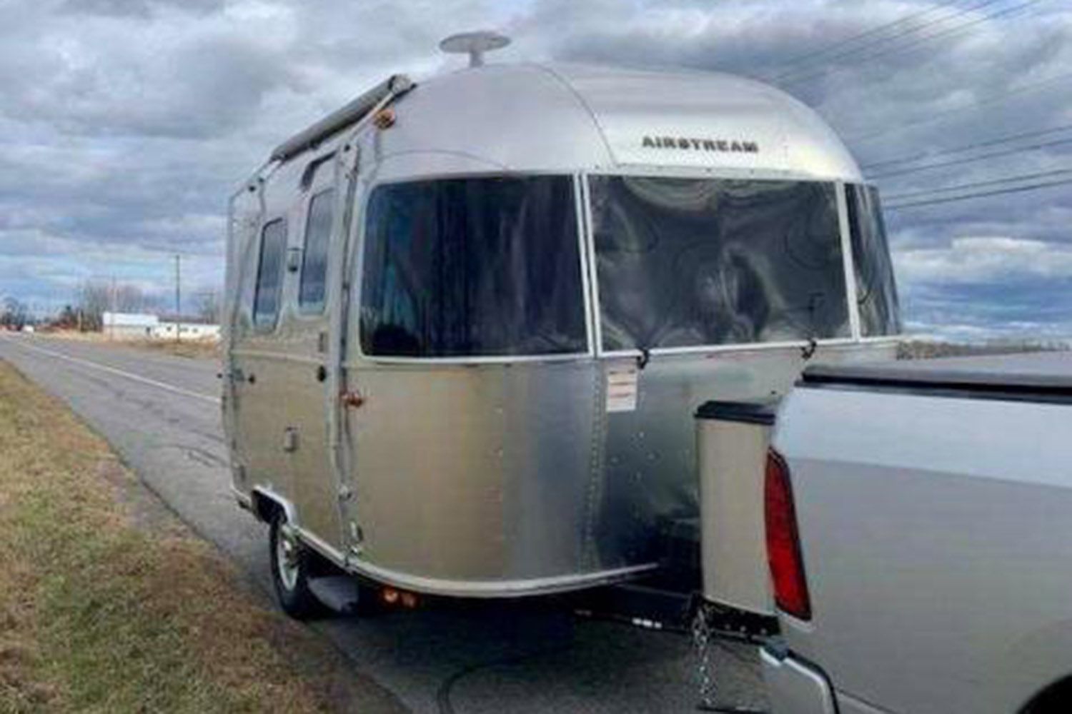 New York Pediatrician, 58, Dies After Falling from Moving Airstream [Video]