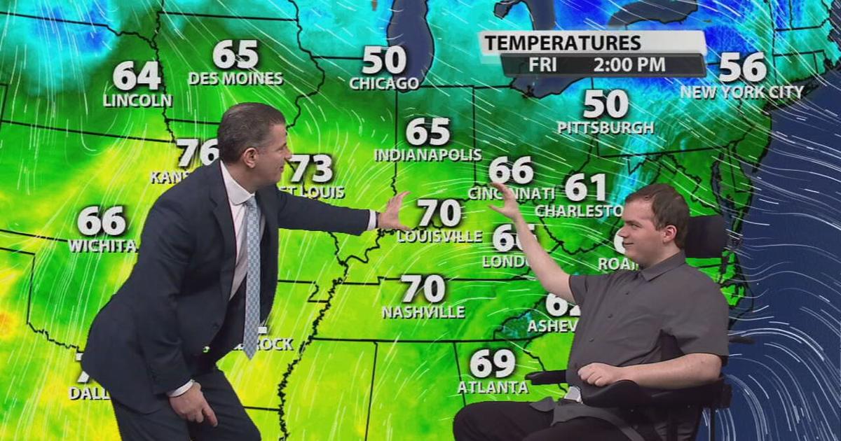 LMPD Officer Nick Wilt visits WDRB newsroom, does weather with Marc Weinberg as he continues recovery | News from WDRB [Video]