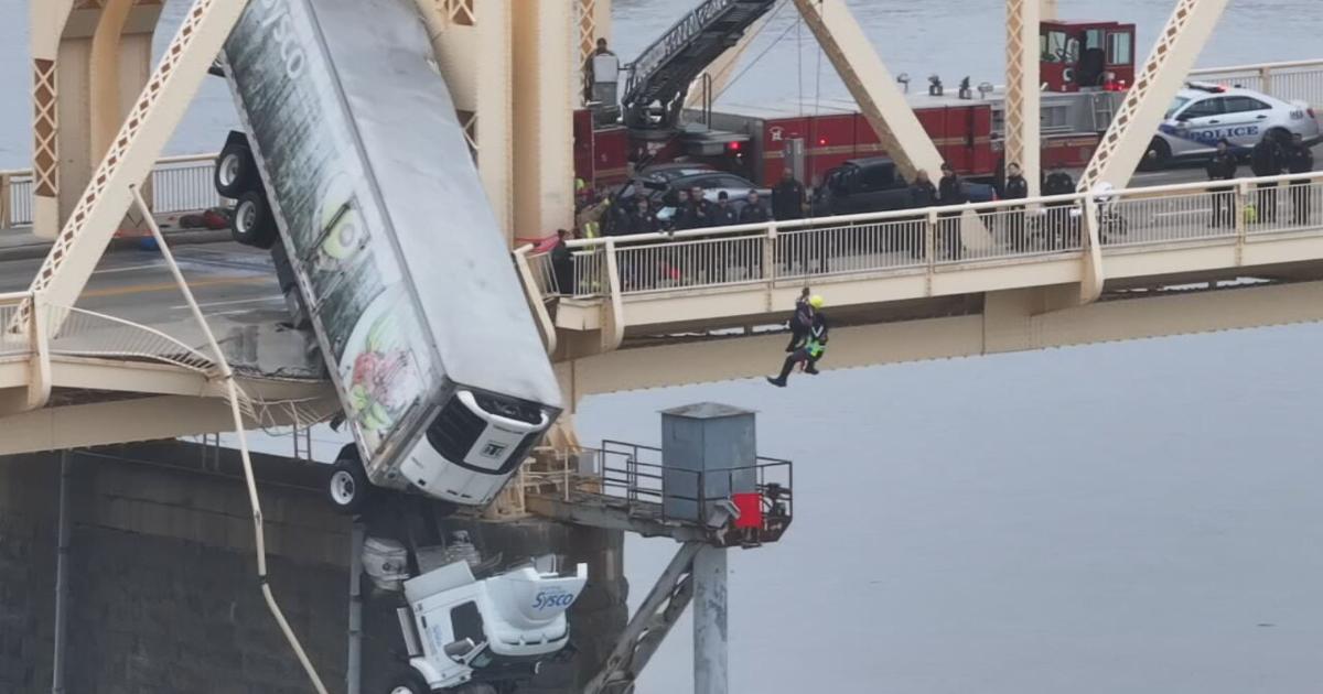 Kentucky legislators to honor team that rescued driver from semitruck hanging over Ohio River | News from WDRB [Video]