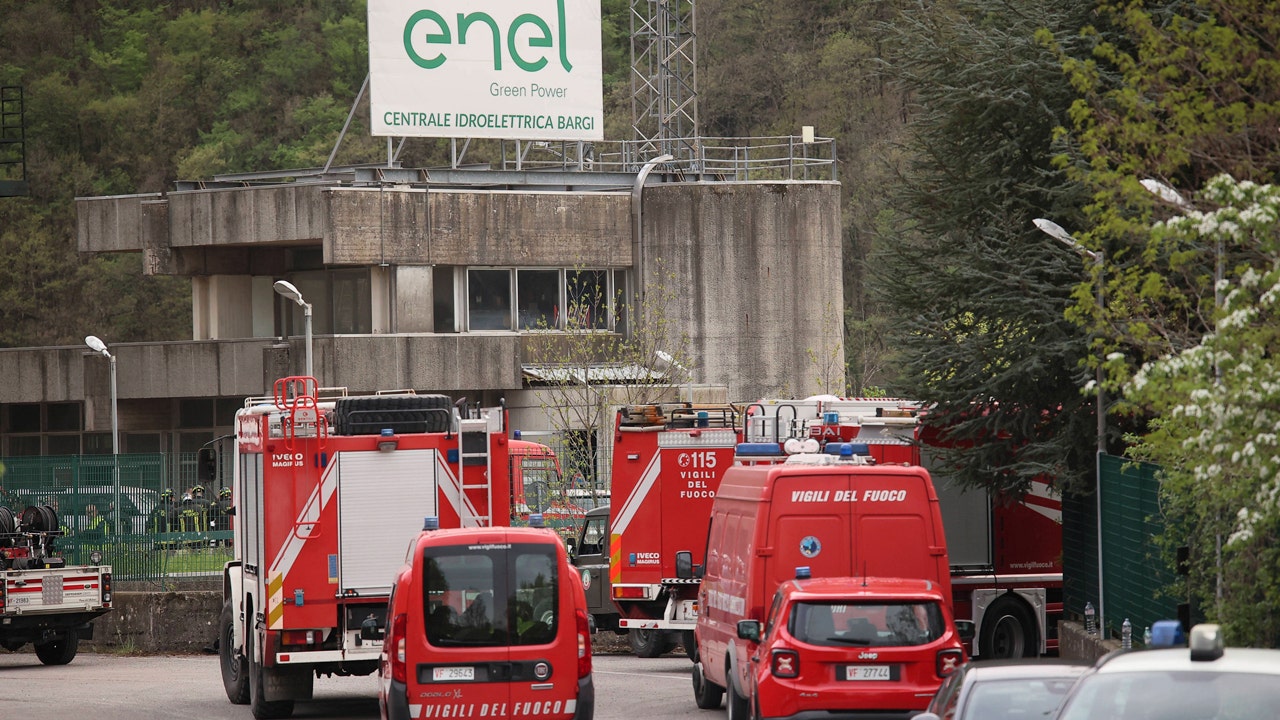 At least 3 dead, 5 injured in Italian dam explosion [Video]