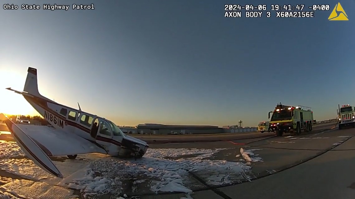 Small plane crashes at Cleveland Hopkins International Airport [Video]