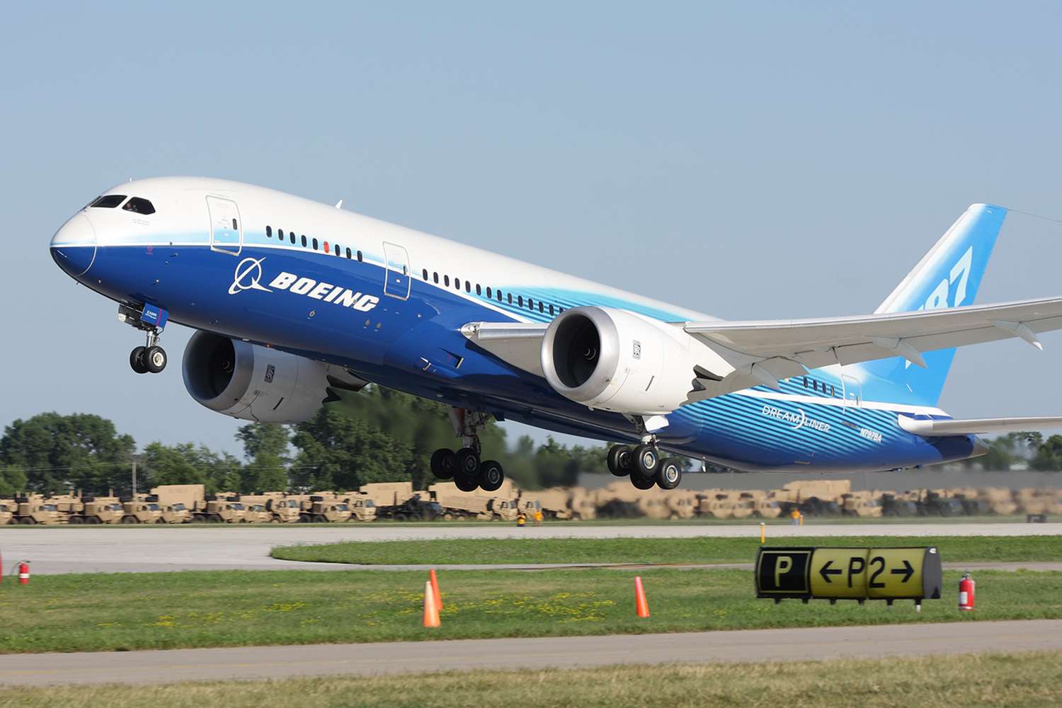Boeing Whistleblower Reportedly Claims 787 Planes Could Break Apart Mid-Air Due to Construction Flaws [Video]