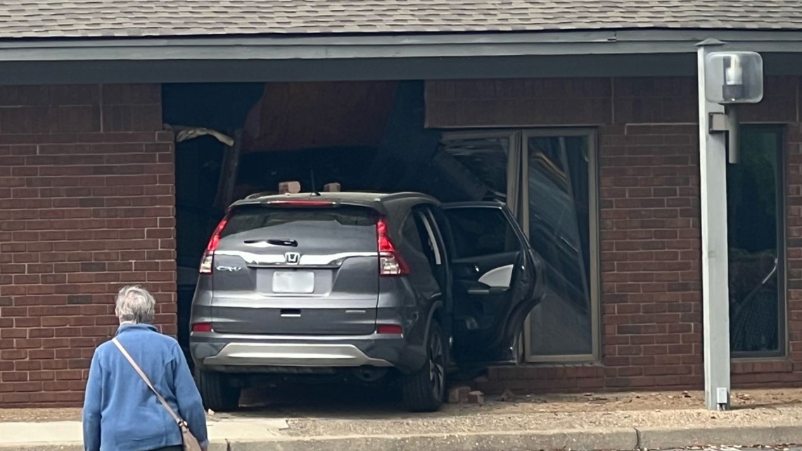 Virginia Beach crash into physical therapy office causes damage [Video]