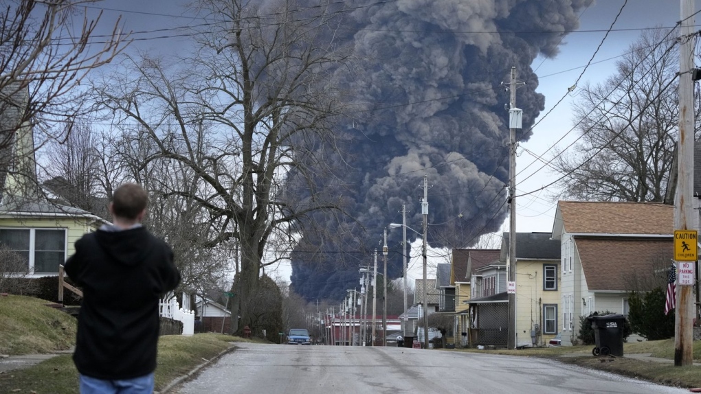 Ohio derailment: Lawyers want residents to wait for settlement details [Video]