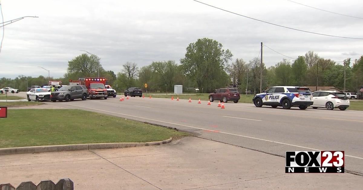 Pedestrian who died after crash on Highway 51 in Coweta identified | News [Video]