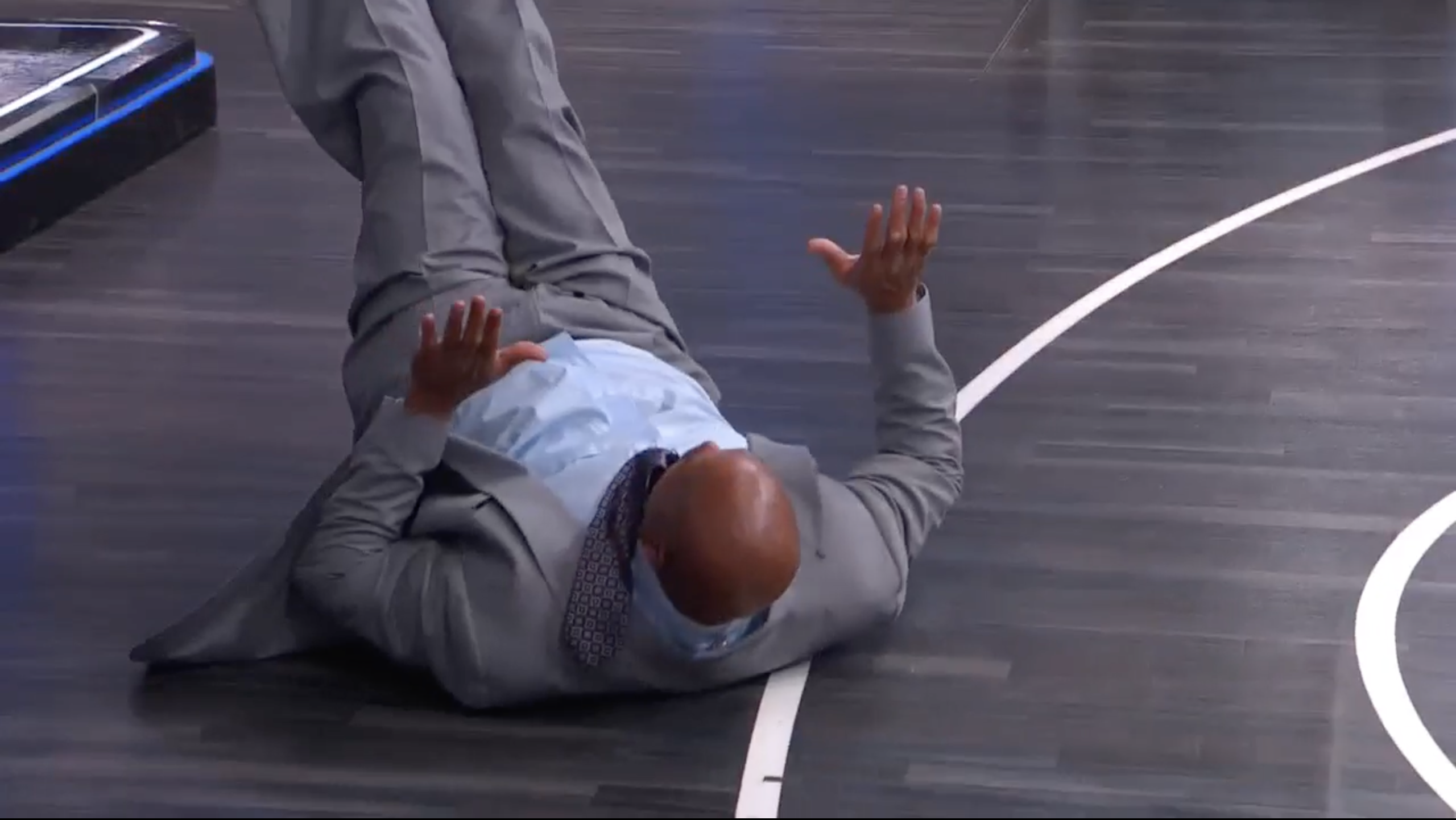 Charles Barkley Demonstrates How to Fall Safely [Video]