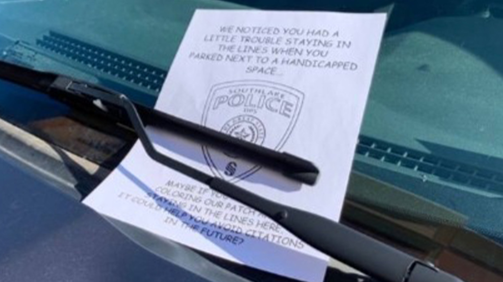 Careless driver punished with ‘snark and sass’ after shoddy parking job – cops left them a present that mocked them [Video]