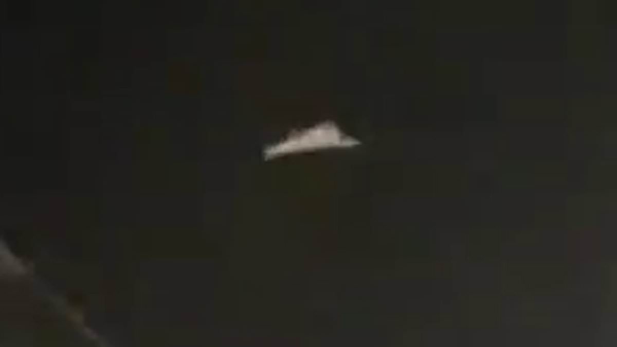 Iran’s deadly kamikaze drones arrive in Jerusalem: Sirens heard across the city as Israel fires missiles to intercept aerial bombardment – with explosions seen lighting up the sky [Video]