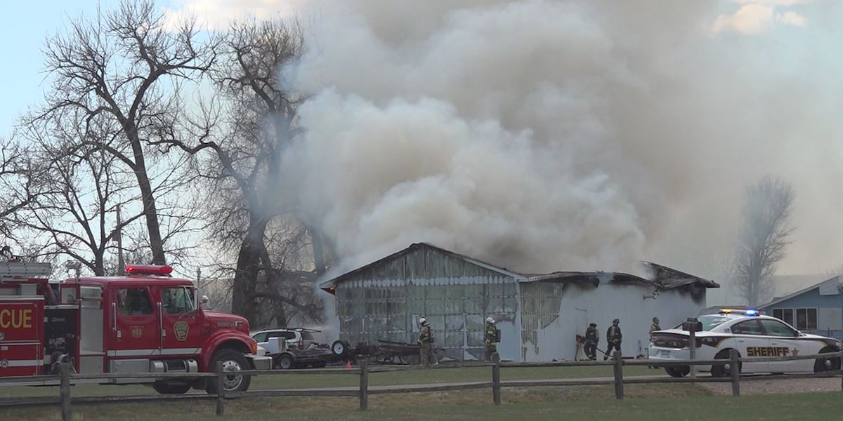 Garage fire spawns smoky skies, propane explosion in small community of Green Valley [Video]