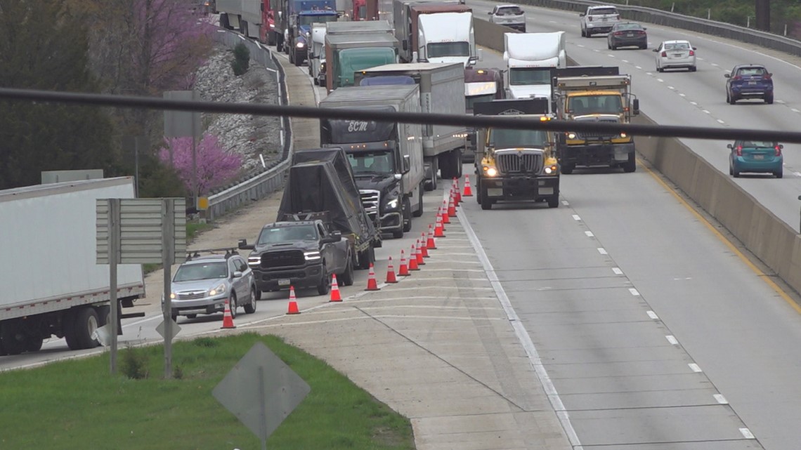 Drivers react to crash that killed three construction workers on Interstate 83 [Video]