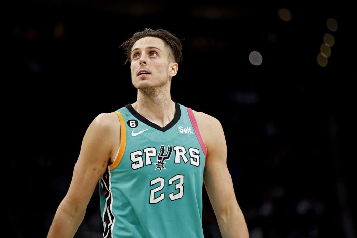 Spurs center Zach Collins needs surgery for torn labrum but should be back for start of next season [Video]