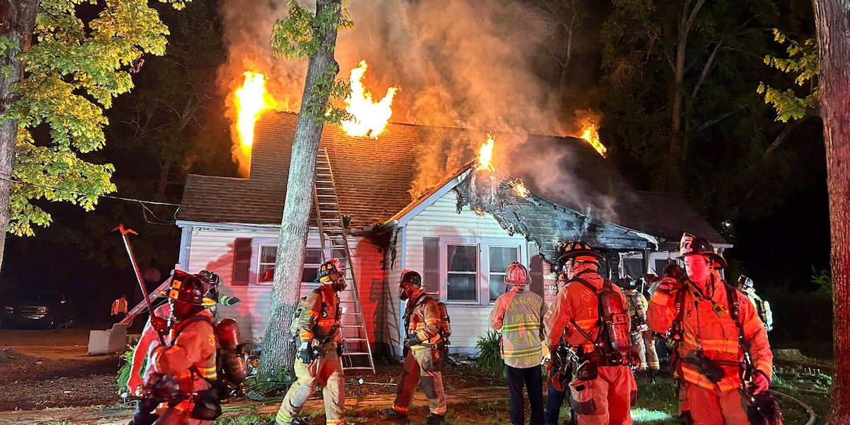 Fire that injured 3 firefighters in north Charlotte intentionally set, officials say [Video]