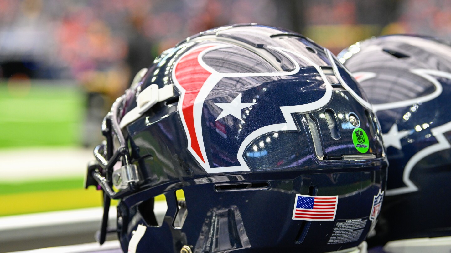 Texans unveil new H logo on alternate helmets [Video]
