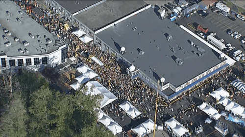 Thousands pack the streets in Surrey for Vaisakhi celebrations [Video]