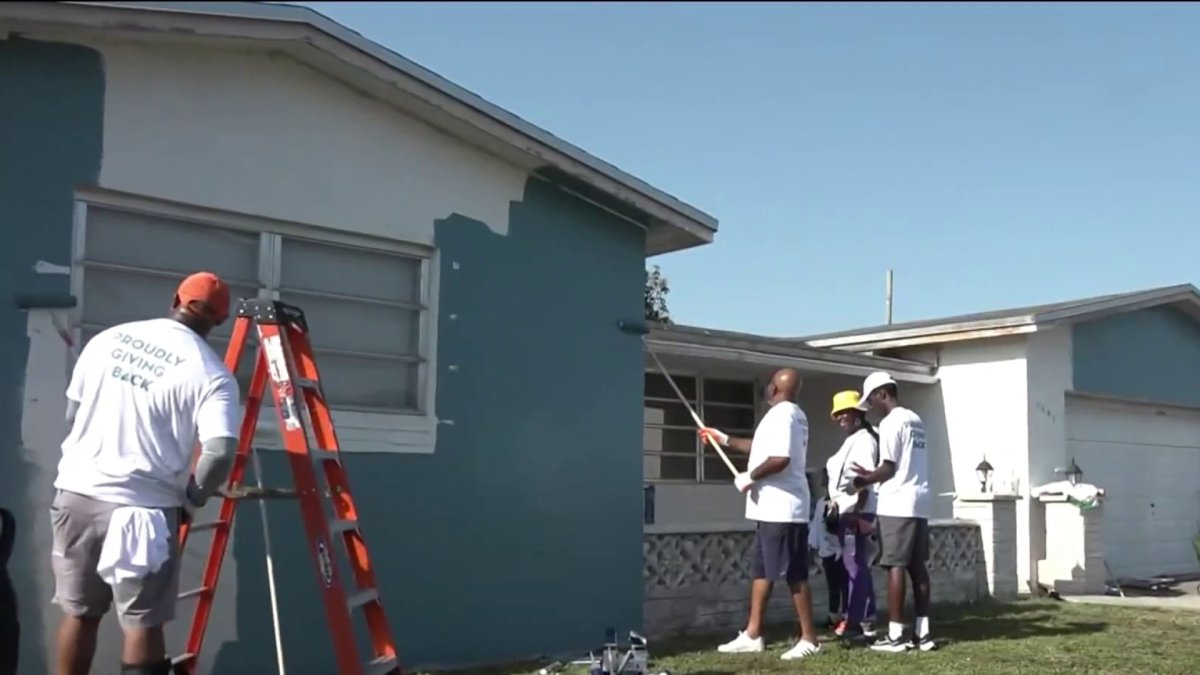 Neighbors help beautify paraplegic Miramar womans home after it fell in disrepair  NBC 6 South Florida [Video]