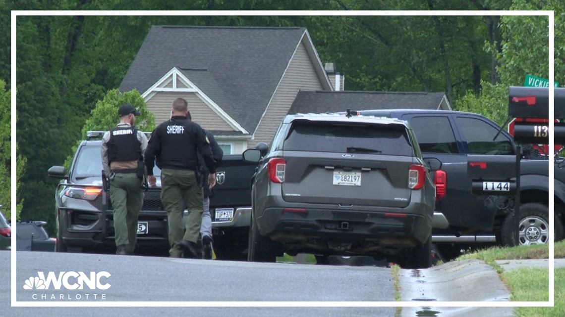 Suspect killed by deputies in SC domestic violence investigation [Video]