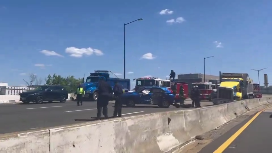 Closures, backups on I-395, I-695 for crash in DC [Video]