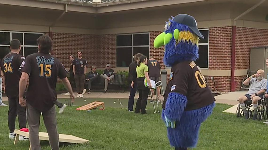 York Revolution baseball players meet with WellSpan patients for a day of outdoor games [Video]