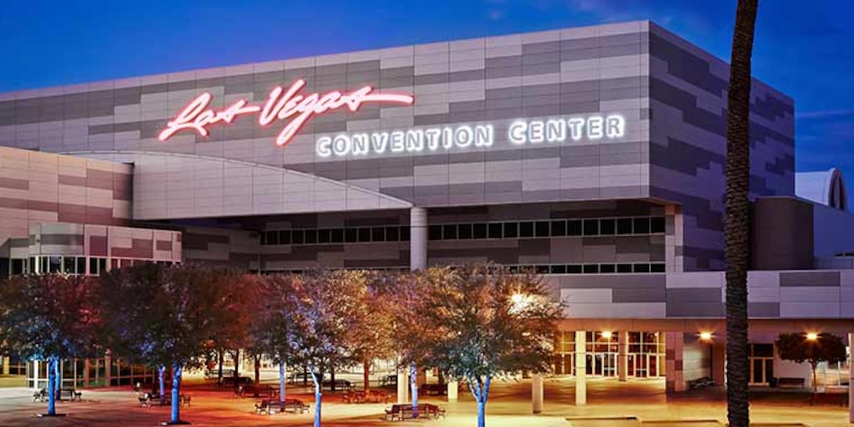 Crane collapses at Las Vegas Convention Center [Video]