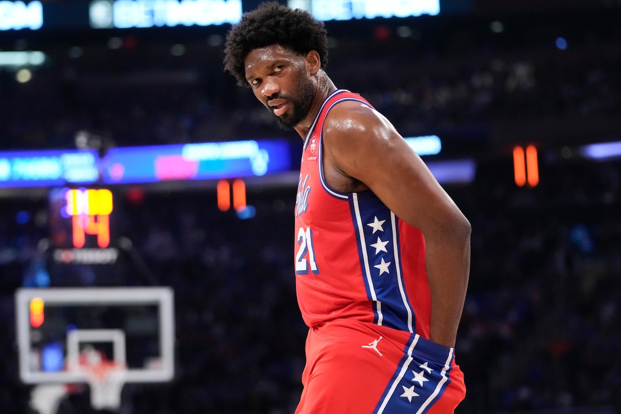 Sixers Joel Embiids eye stirs speculation something may be wrong [Video]