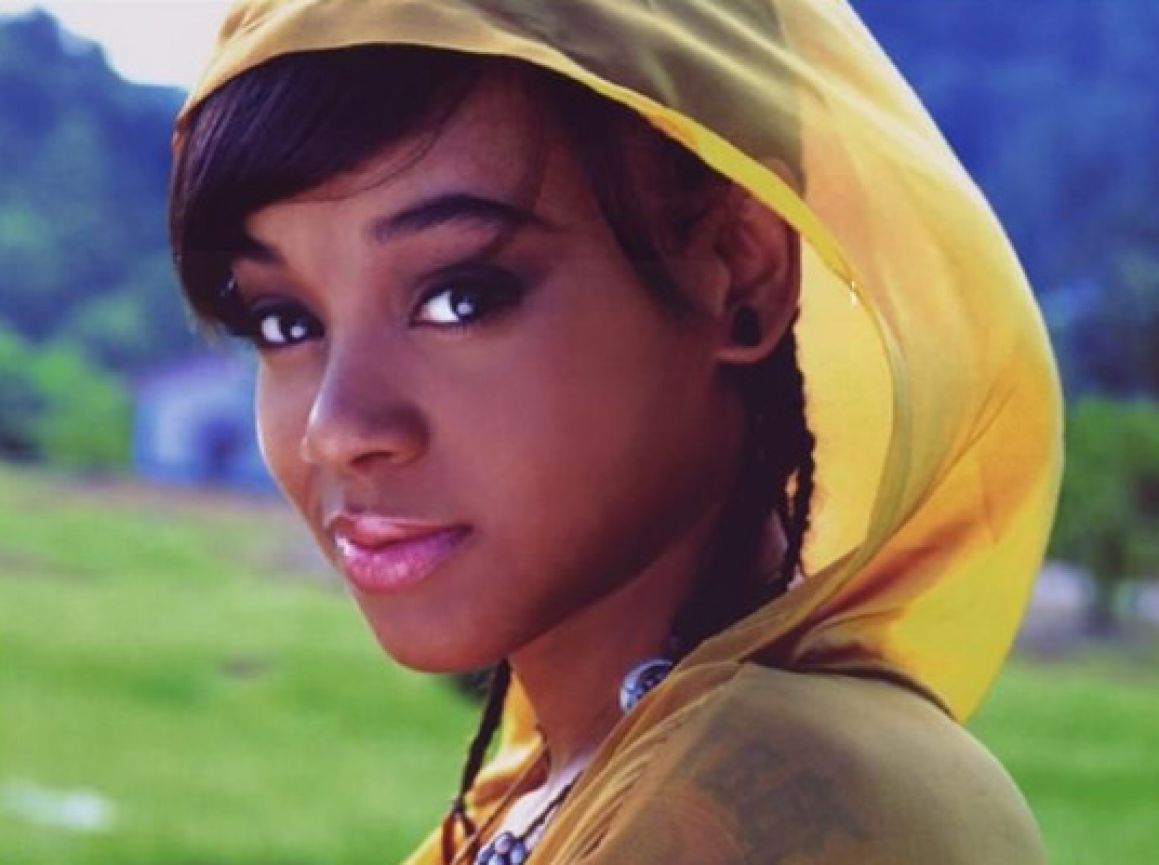 Today in Hip-Hop History: Lisa Left Eye Lopes Killed In Car Crash 22 Years Ago [Video]