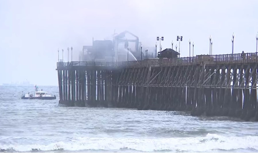 Oceanside Pier fire prompts beach closure [Video]