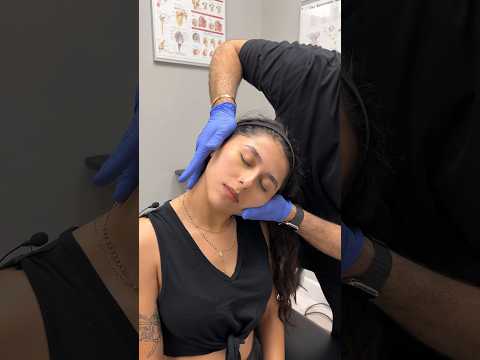 *INSANE Chiropractor CRACKS* She’s been in PAIN 😬 since her car accident 1 year ago 🚗🚙 [Video]