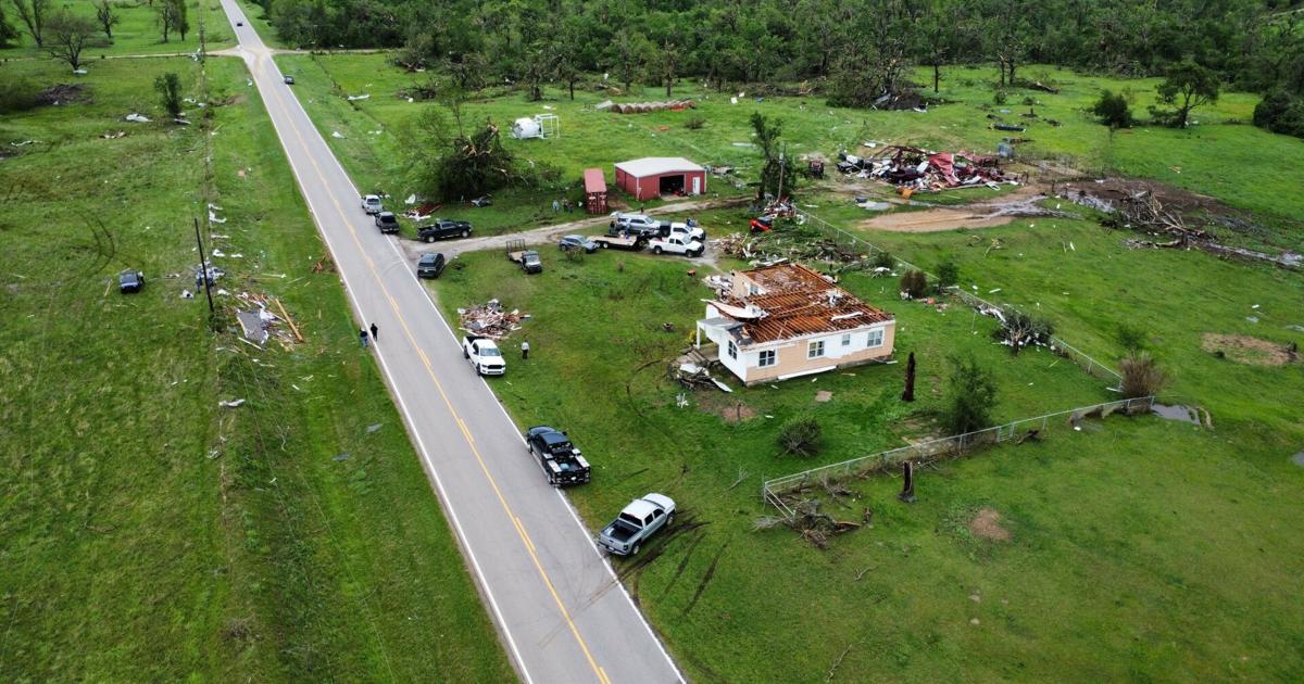 Tornado in Holdenville kills 2, injures 4 | News [Video]