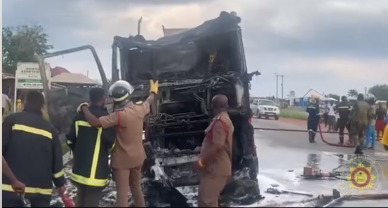 Fuel tanker bursts into flames on Kumasi-Accra highway [Video]