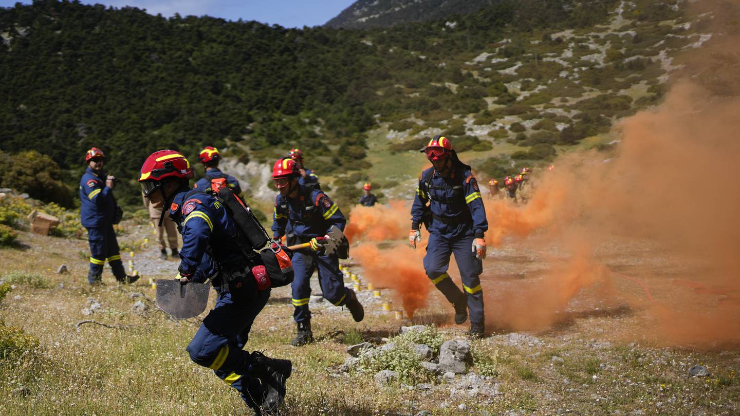 Greece boosts special firefighting units to cope with its growing heat risk  WSOC TV [Video]
