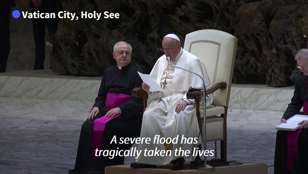 Pope Francis prays for Kenyan flood victims [Video]
