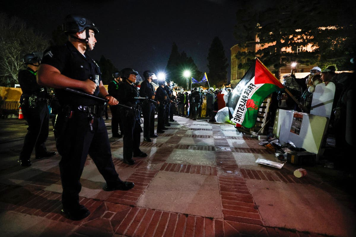 Dozens of arrests at UCLA as riot police storm protest after hundreds standoff against police [Video]