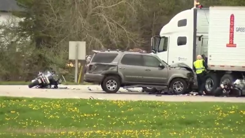 Outagamie County crash involved two motorcycles, a semi & an SUV, one driver taken into custody [Video]