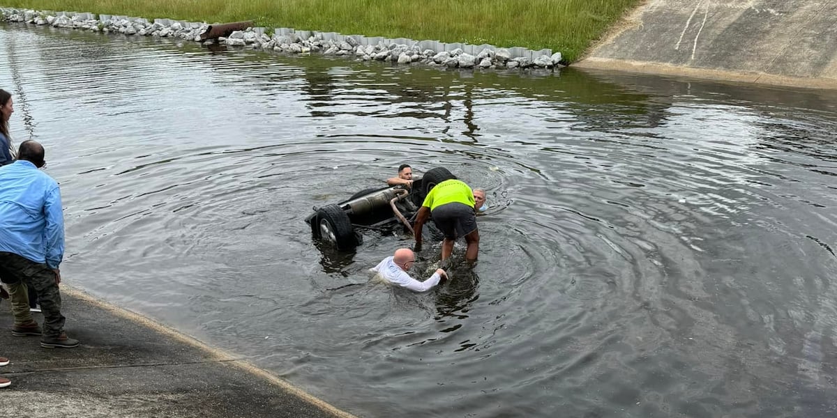 Two people pulled from canal following Metairie car crash [Video]