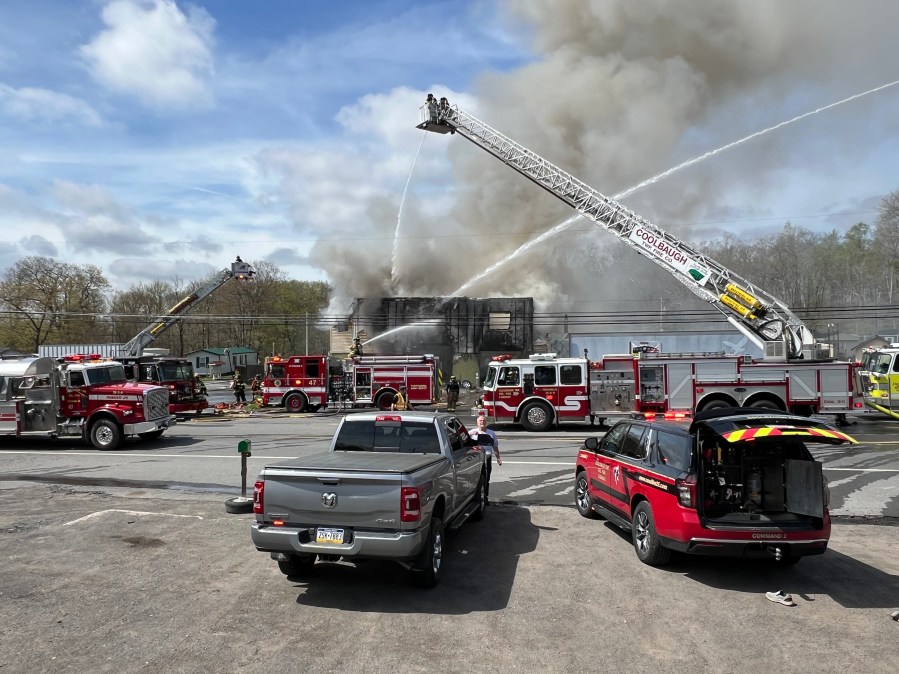 Crews respond to five-alarm fire in Monroe County [Video]
