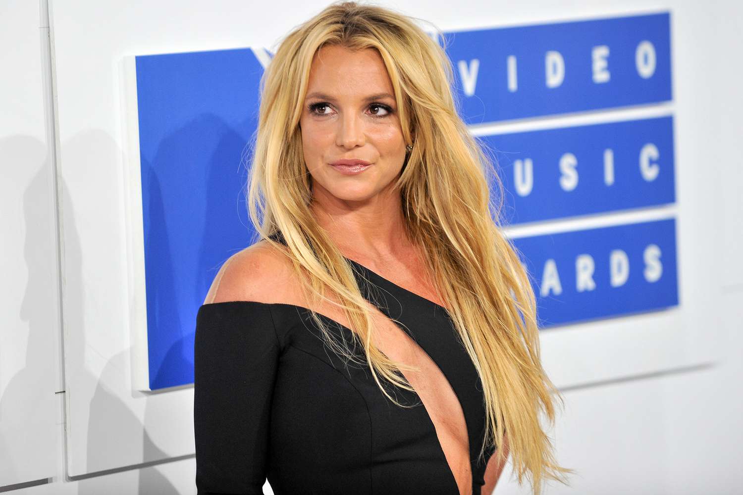 Britney Spears Posts Video of ‘Twisted’ Ankle After Hotel Incident