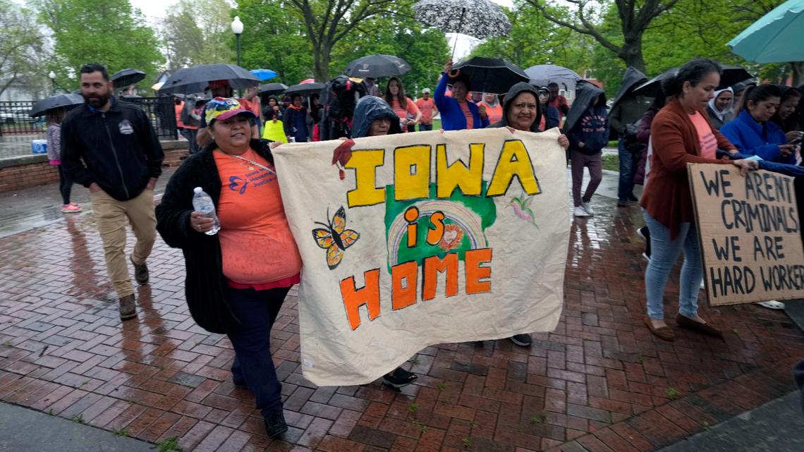 Dept. of Justice could sue Iowa over immigrant reentry law [Video]