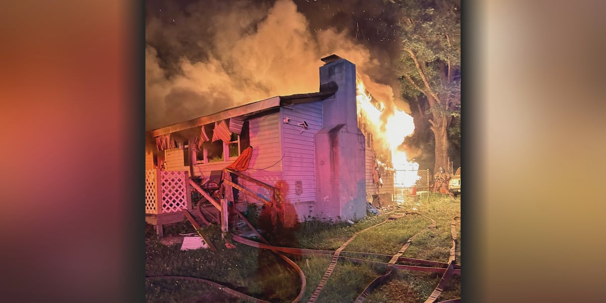 Medic: 1 hurt after northeast Charlotte home engulfed in flames [Video]