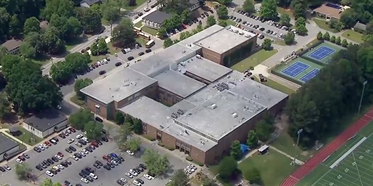 Dunwoody High student dies after medical emergency, principal says [Video]
