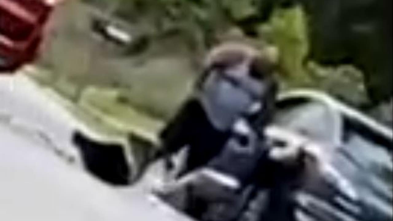 Crash escalates into attack, arrest in Florida [Video]