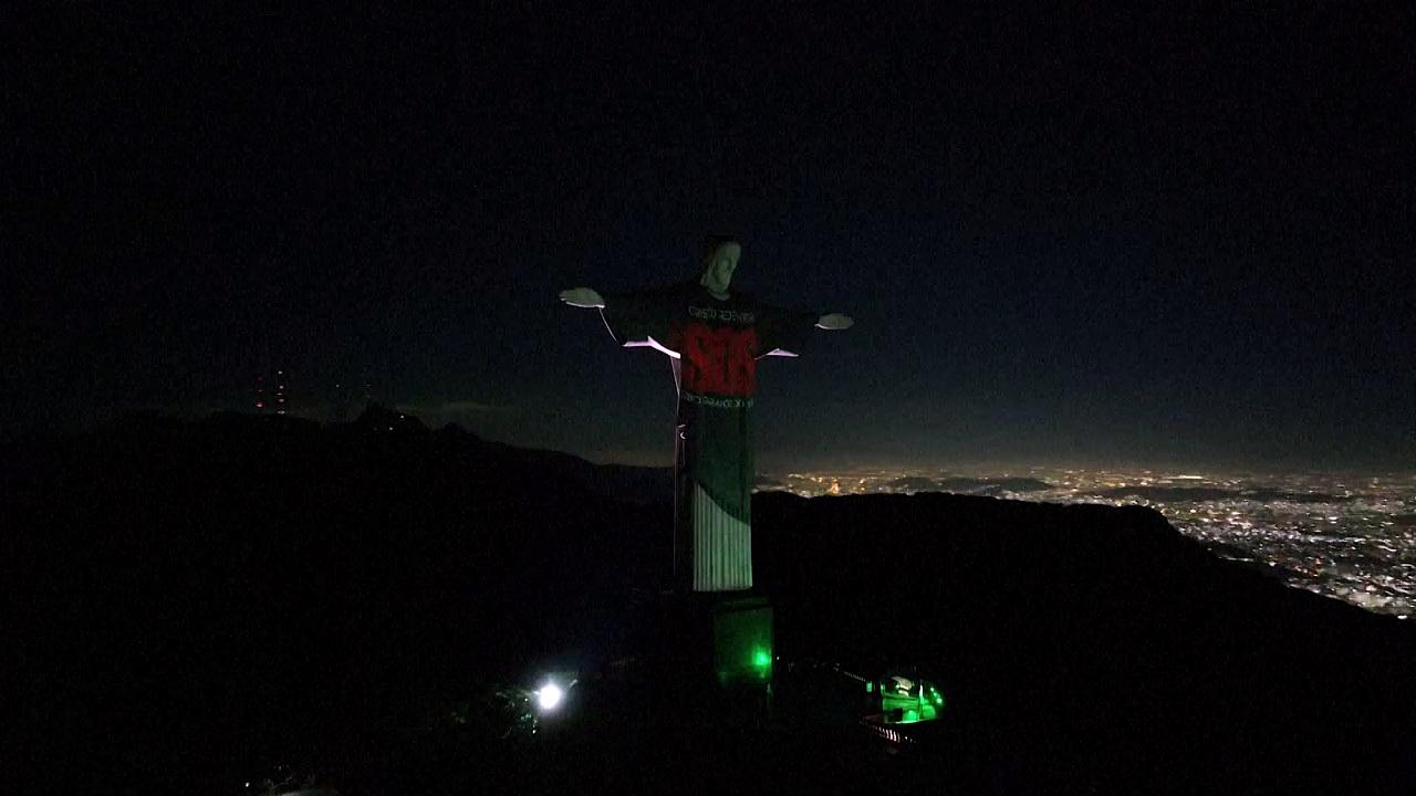 Rio’s iconic statue illuminated for Brazil’s [Video]