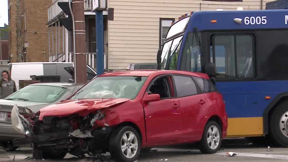 Teen arrested in latest crash involving Milwaukee County bus [Video]
